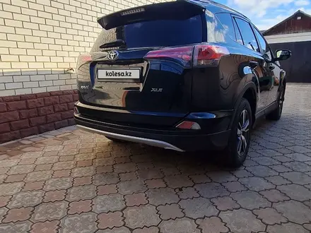 Toyota RAV4 2016 года за 12 000 000 тг. в Актобе – фото 9