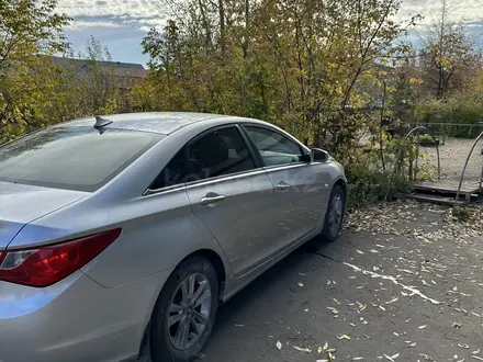 Hyundai Sonata 2011 года за 6 150 000 тг. в Петропавловск – фото 2