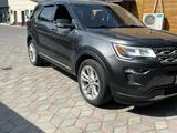 Ford Explorer 2018 года за 16 500 000 тг. в Алматы – фото 2