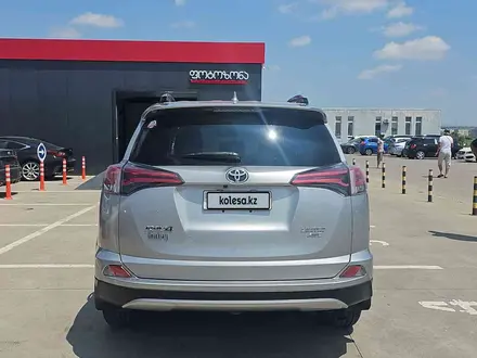 Toyota RAV4 2018 года за 9 000 000 тг. в Алматы – фото 5