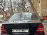 Mercedes-Benz C 180 2002 года за 3 000 000 тг. в Караганда – фото 3