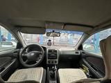 Toyota Avensis 2001 года за 3 000 000 тг. в Актобе – фото 5