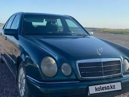 Mercedes-Benz E 230 1996 года за 2 200 000 тг. в Байсерке