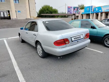 Mercedes-Benz E 280 1996 года за 2 500 000 тг. в Кызылорда – фото 2