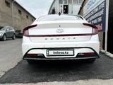 Hyundai Sonata 2019 года за 11 000 000 тг. в Шымкент – фото 3