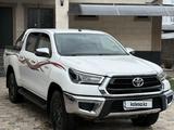 Toyota Hilux 2021 года за 17 200 000 тг. в Алматы – фото 2