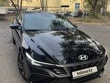 Hyundai Elantra 2023 года за 9 700 000 тг. в Алматы – фото 2