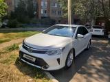 Toyota Camry 2015 года за 11 500 000 тг. в Усть-Каменогорск – фото 2