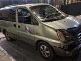 Hyundai Starex 2004 года за 2 000 000 тг. в Туркестан – фото 2