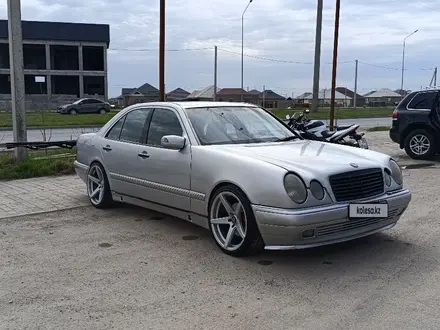 Mercedes-Benz E 320 1996 года за 3 000 000 тг. в Шымкент – фото 16