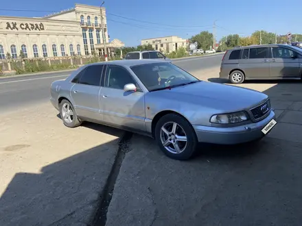 Audi A8 1999 года за 2 800 000 тг. в Уральск – фото 2