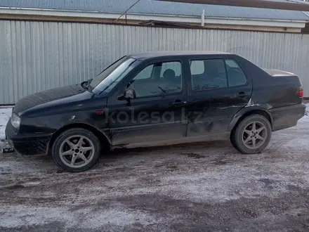 Volkswagen Vento 1992 года за 600 000 тг. в Кордай – фото 2