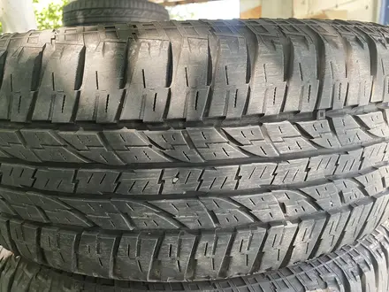 Комплект всесезонные шины 245/65/17 245/65R17 Yokohama Geolandar A/T. за 70 000 тг. в Алматы – фото 2