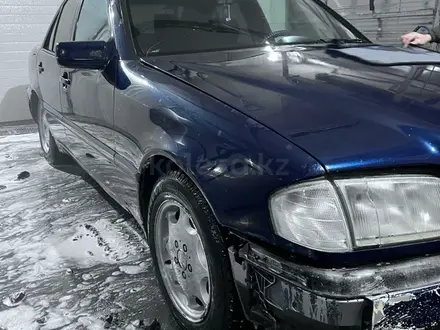 Mercedes-Benz C 180 1996 года за 1 500 000 тг. в Актобе – фото 11