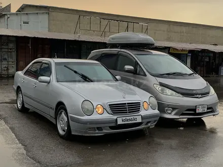 Mercedes-Benz E 220 2000 года за 2 500 000 тг. в Алматы – фото 3