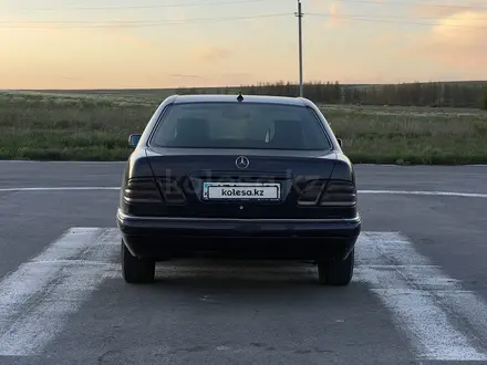 Mercedes-Benz E 280 1996 года за 2 600 000 тг. в Караганда – фото 6