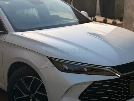 BYD Qin L DM-i 2024 года за 9 300 000 тг. в Алматы – фото 2