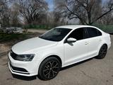 Volkswagen Jetta 2017 года за 7 750 000 тг. в Алматы – фото 3