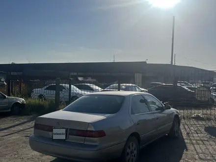 Toyota Camry 1999 года за 2 300 000 тг. в Семей – фото 4