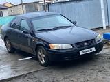 Toyota Camry 1998 годаfor3 500 000 тг. в Атырау