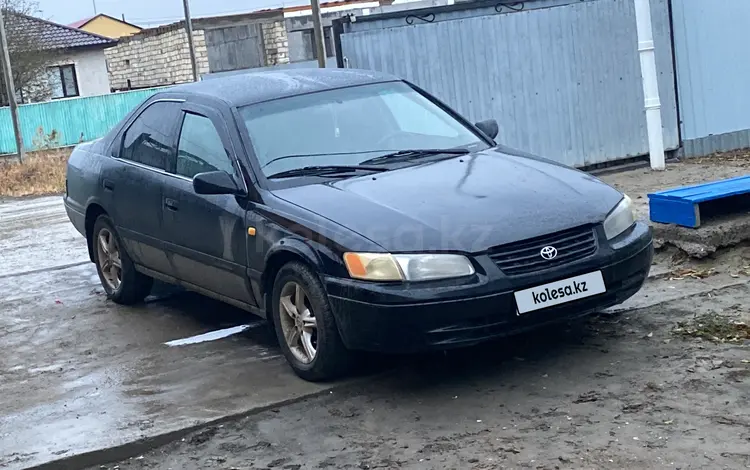 Toyota Camry 1998 годаүшін3 500 000 тг. в Атырау