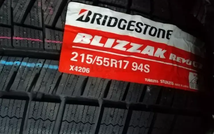 215-55-17 Bridgestone Blizzak Revo GZ за 70 300 тг. в Алматы