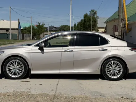 Toyota Camry 2020 года за 14 500 000 тг. в Алматы – фото 10