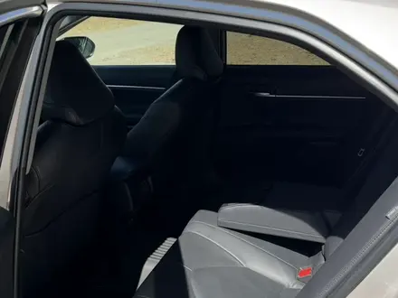 Toyota Camry 2020 года за 14 500 000 тг. в Алматы – фото 9