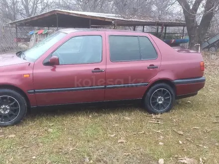 Volkswagen Vento 1992 года за 1 350 000 тг. в Шымкент – фото 4