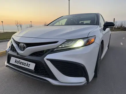 Toyota Camry 2022 года за 14 588 000 тг. в Актау – фото 4