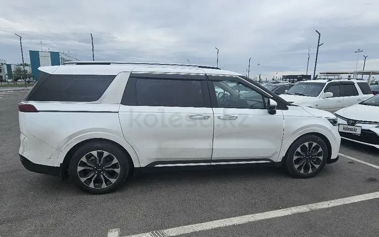 Kia Carnival 2022 года за 21 000 000 тг. в Астана