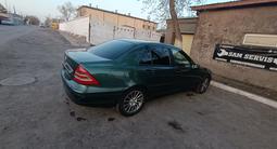 Mercedes-Benz C 200 2002 годаүшін2 800 000 тг. в Караганда – фото 5