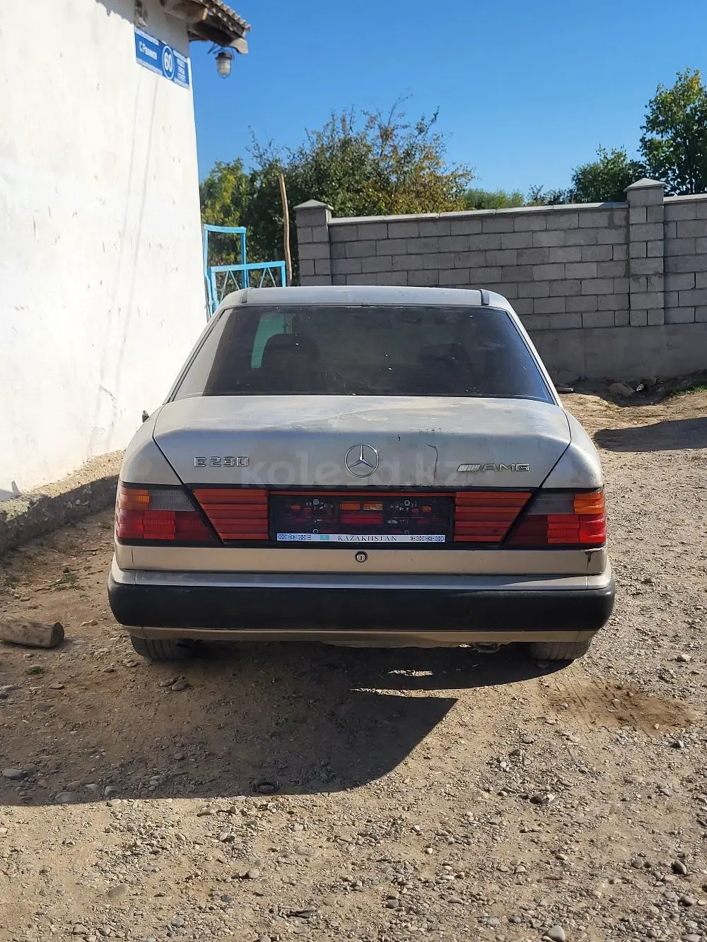 Mercedes-Benz E-Class, 1988