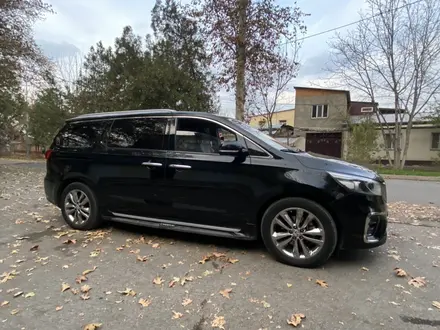 Kia Carnival 2018 года за 12 900 000 тг. в Шымкент – фото 4