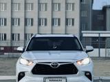 Toyota Highlander 2021 года за 22 000 000 тг. в Актау – фото 2