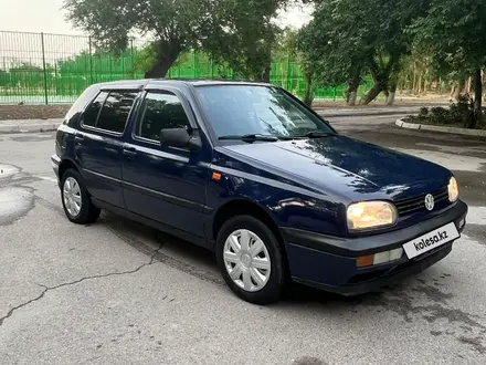 Volkswagen Golf 1995 года за 1 400 000 тг. в Шымкент