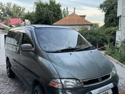 Toyota Granvia 1995 года за 4 500 000 тг. в Алматы