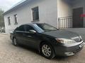 Toyota Camry 2002 года за 4 500 000 тг. в Шымкент – фото 2