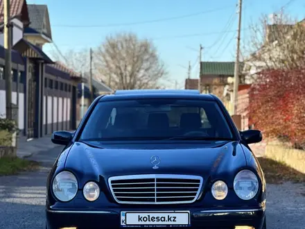 Mercedes-Benz E 320 2001 года за 7 400 000 тг. в Шымкент – фото 2