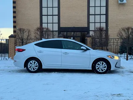 Hyundai Elantra 2017 года за 3 950 000 тг. в Уральск – фото 8