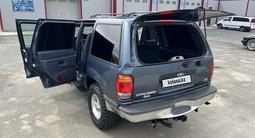 Ford Explorer 2001 года за 2 500 000 тг. в Атырау – фото 2