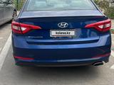 Hyundai Sonata 2016 года за 5 000 000 тг. в Атырау – фото 2