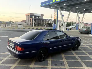 Mercedes-Benz E 320