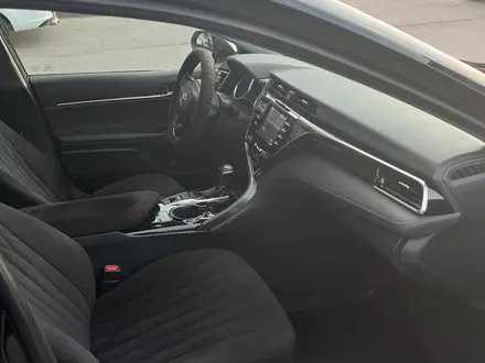 Toyota Camry 2020 года за 14 700 000 тг. в Астана – фото 12