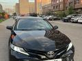 Toyota Camry 2020 года за 14 700 000 тг. в Астана – фото 2