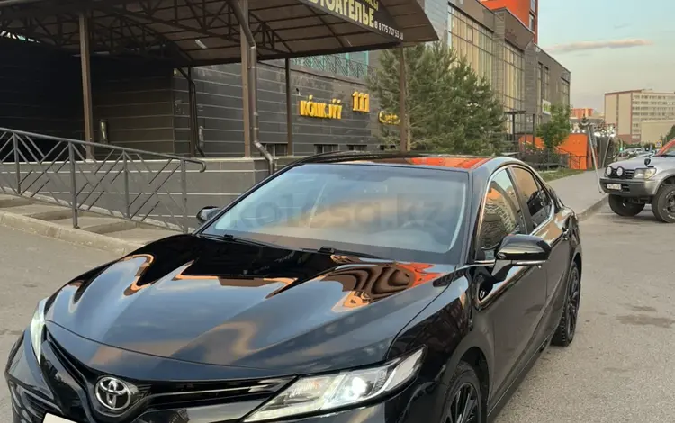 Toyota Camry 2020 года за 14 700 000 тг. в Астана