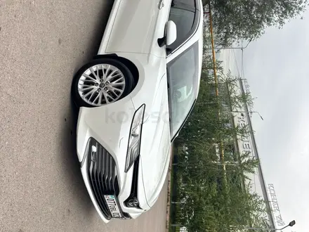 Toyota Camry 2019 года за 13 800 000 тг. в Алматы – фото 11