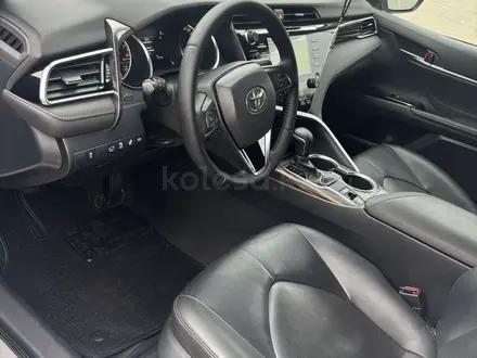 Toyota Camry 2019 года за 13 800 000 тг. в Алматы – фото 12