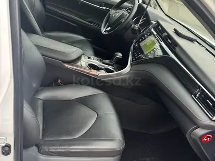 Toyota Camry 2019 года за 13 800 000 тг. в Алматы – фото 8