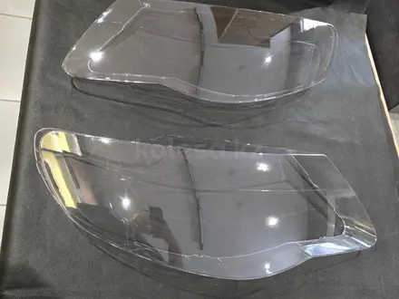 Стекло фар Volkswagen touareg 02-06г. В Алматы Актау за 28 000 тг. в Актау – фото 3